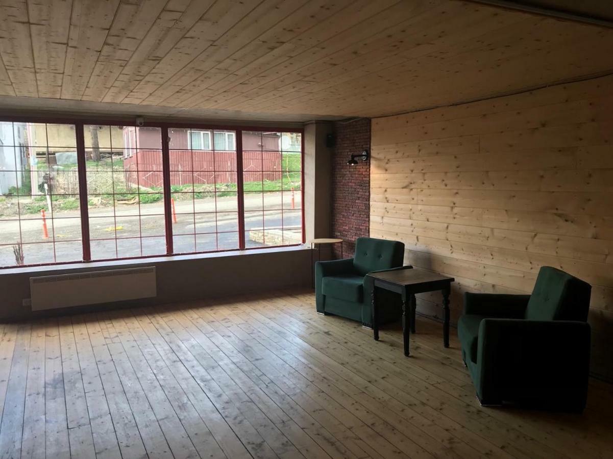 Mgzavrebi Apartment In Bakuriani Eksteriør bilde